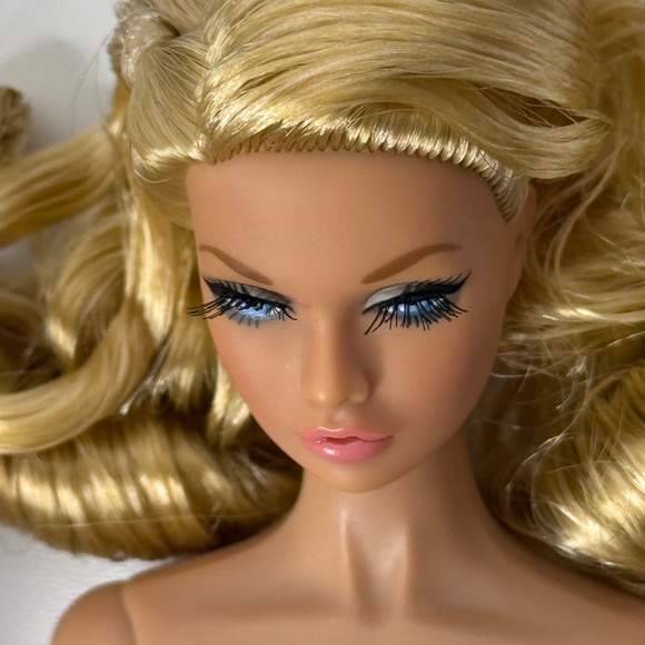 Star Muse Poppy Parker Doll Nude COA Slim Box - Picture 3 of 4